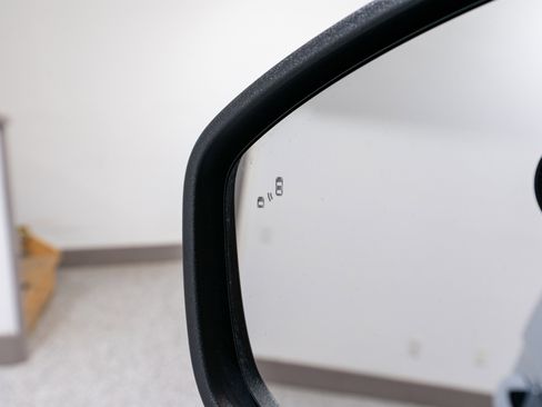 Used 2025 Ford Expedition Active AWD/4WD image 13