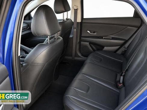 Used 2023 Hyundai Elantra Limited FWD image 11