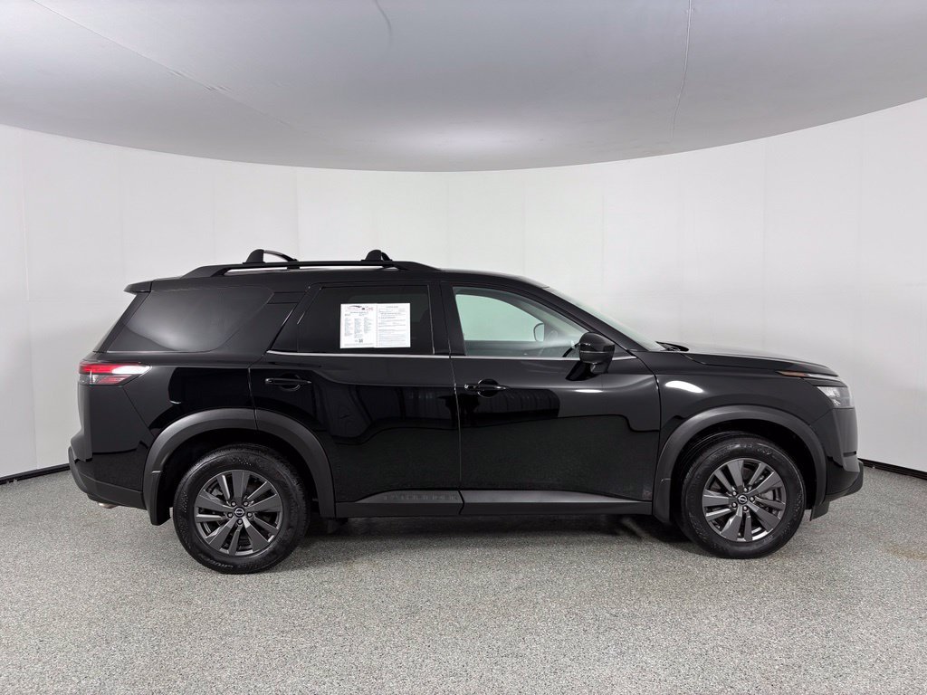 Used 2025 Nissan Pathfinder SV w/ SV Premium Package AWD/4WD image 8