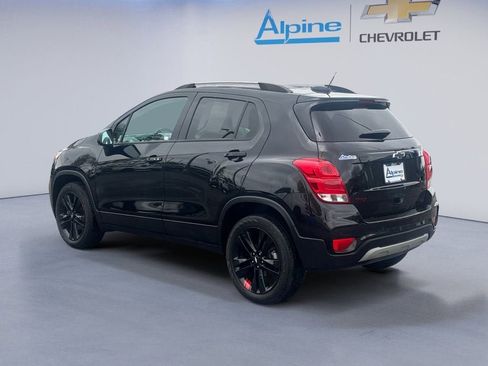 Used 2022 Chevrolet Trax LT w/ Redline Edition AWD/4WD image 3