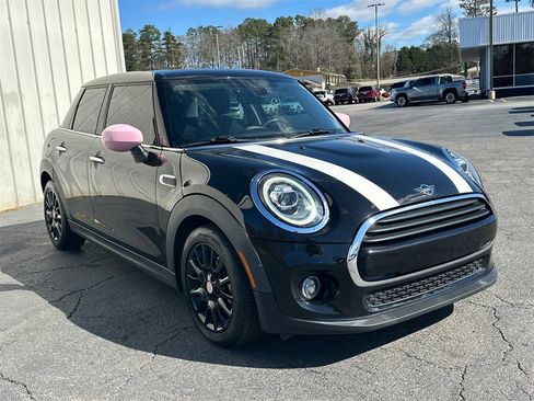 Used 2020 MINI Cooper 4-Door Hardtop image 4