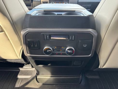 Used 2019 Ford Expedition Platinum RWD image 30