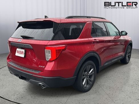 Used 2022 Ford Explorer XLT w/ Equipment Group 202A image 5