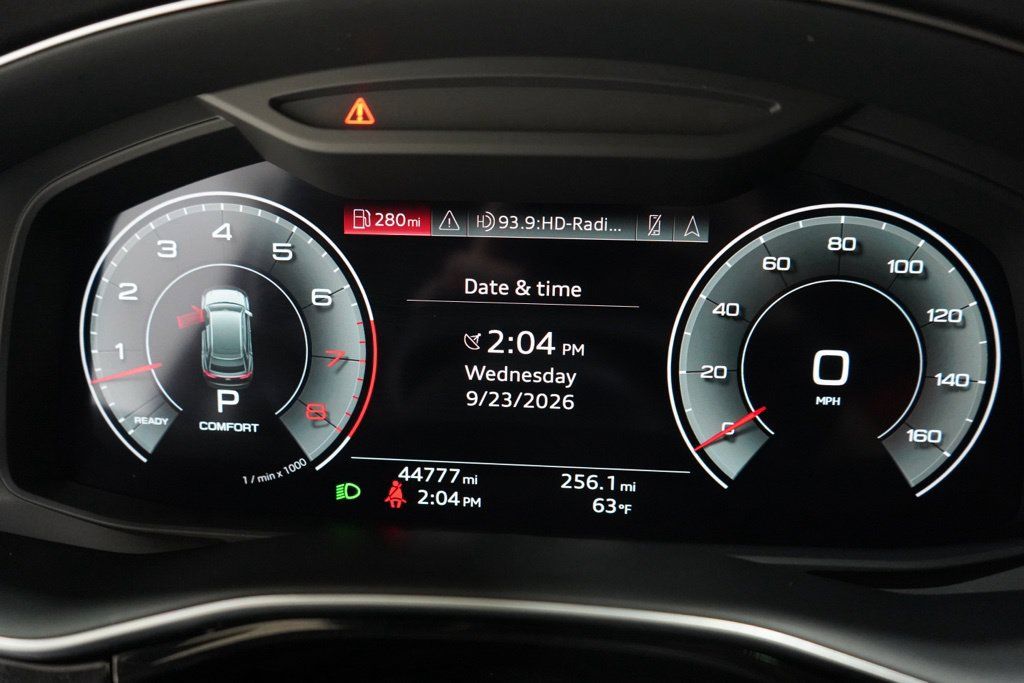 Used 2022 Audi Q8 Prestige AWD/4WD image 26
