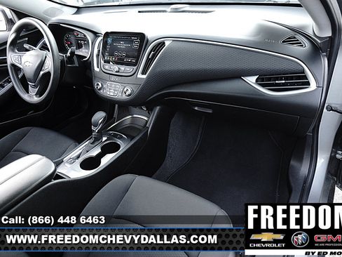 Certified 2025 Chevrolet Malibu LT FWD image 8