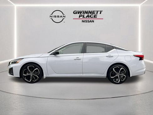 Certified 2023 Nissan Altima 2.5 SR FWD image 22