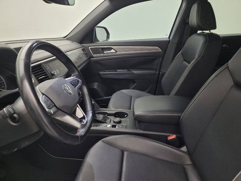 Used 2020 Volkswagen Atlas Cross Sport SE image 17