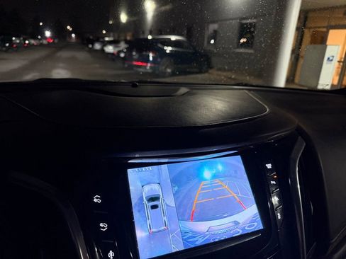 Used 2016 Cadillac Escalade Luxury image 4