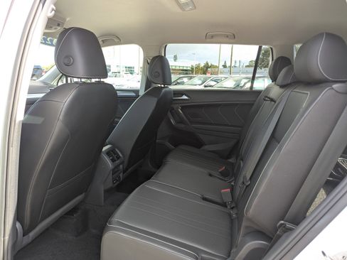 Used 2022 Volkswagen Tiguan SE image 14