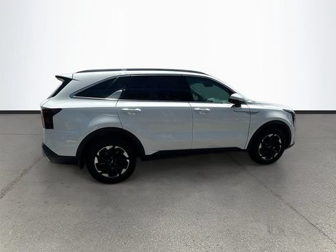 Used 2026 Kia Sorento S FWD image 8