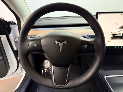 Used 2023 Tesla Model 3 Standard Range image 21