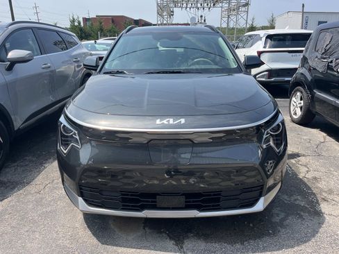 Used 2023 Kia Niro Wind FWD image 2