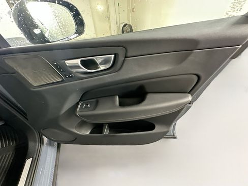 Used 2023 Volvo XC60 B5 Ultimate w/ Protection Package Premier AWD/4WD image 33