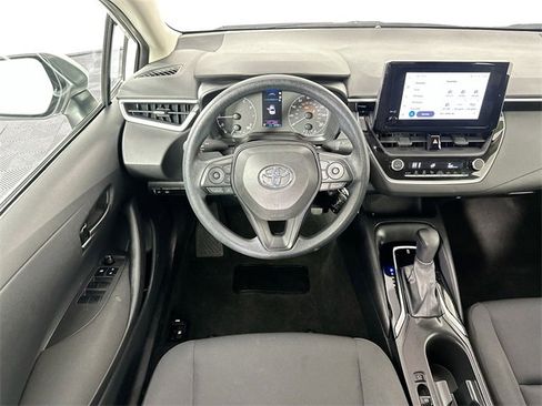 Used 2024 Toyota Corolla LE image 4