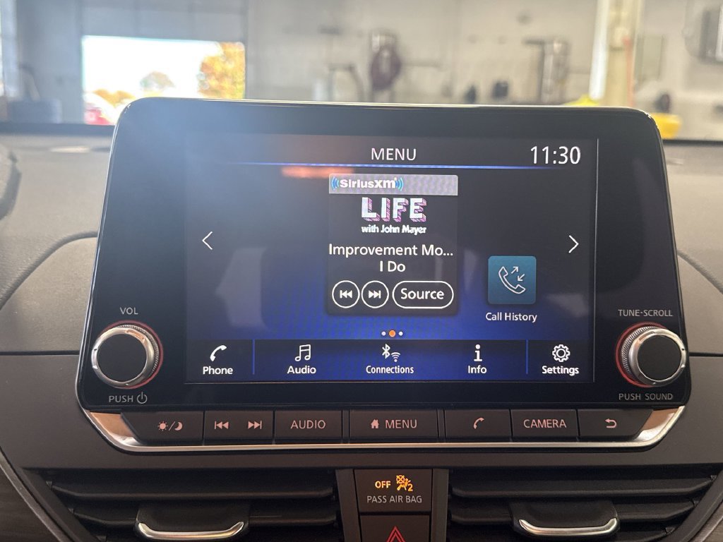 Used 2025 Nissan Altima 2.5 SV FWD image 18