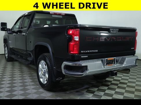 Used 2022 Chevrolet Silverado 2500 LTZ w/ LTZ Plus Package image 8