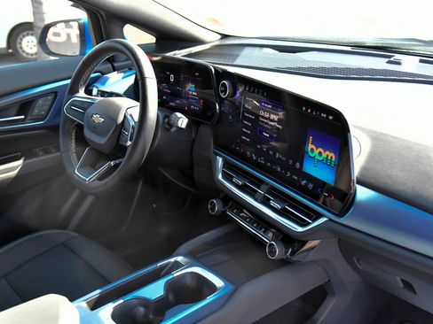 Used 2024 Chevrolet Equinox EV LT FWD image 52