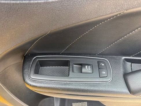 Used 2017 Dodge Charger SXT w/ AWD Plus Group image 39