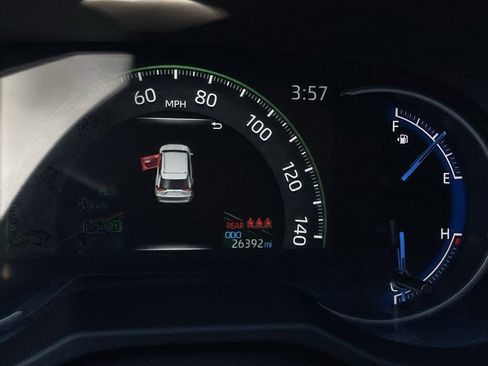 Used 2025 Toyota RAV4 XLE image 16