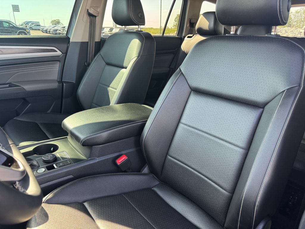 Used 2023 Volkswagen Atlas SE AWD/4WD image 18
