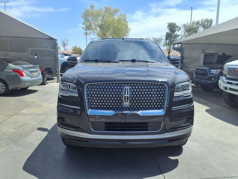 Used 2023 Lincoln Navigator Reserve AWD/4WD image 2