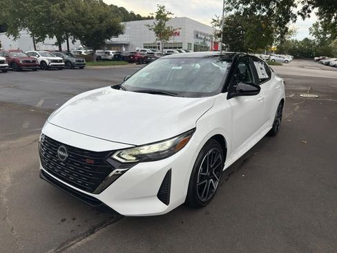 New 2025 Nissan Sentra SR image 3