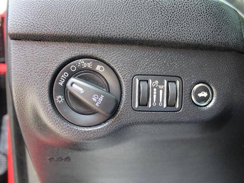 Used 2019 Dodge Charger R/T RWD image 16