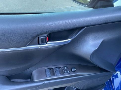 Used 2023 Toyota Camry SE image 21