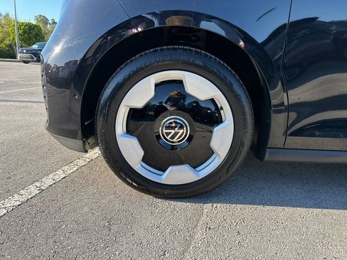 New 2025 Volkswagen ID. Buzz Pro S RWD image 52