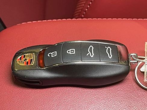 Certified 2025 Porsche 718 Boxster S RWD image 40