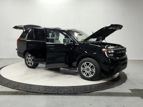 Used 2025 Ford Expedition Active RWD image 10
