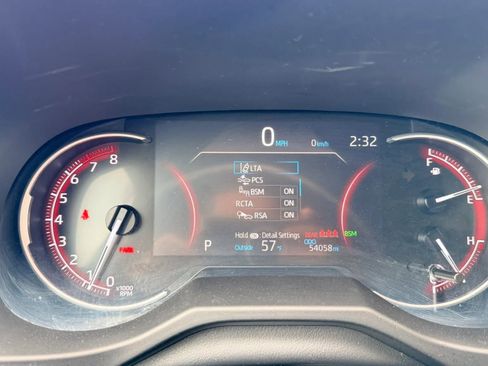 Used 2024 Toyota RAV4 XLE FWD image 21