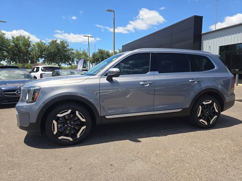 Certified 2023 Kia Telluride S AWD/4WD image 5