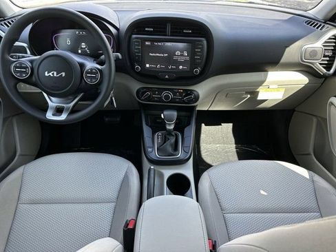 Used 2023 Kia Soul LX FWD image 11