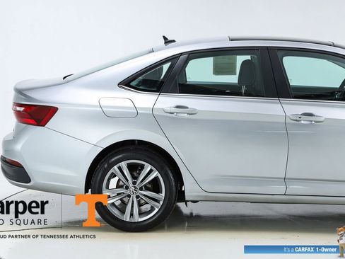 Used 2023 Volkswagen Jetta SE w/ Panoramic Sunroof Package image 48