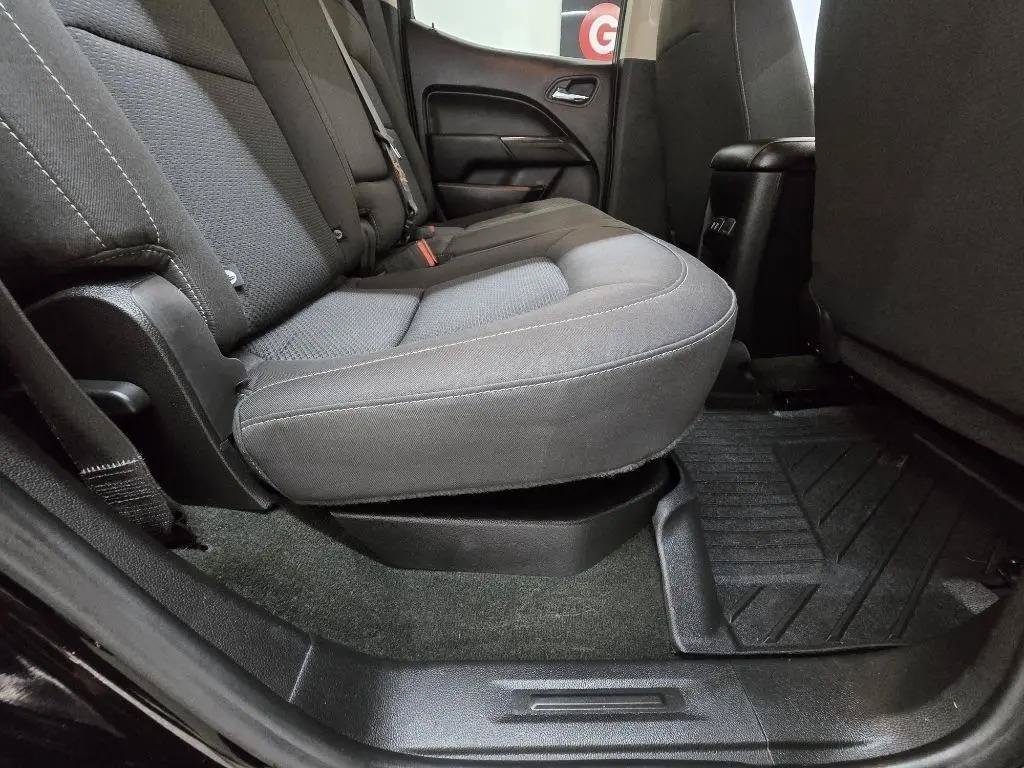 Used 2018 Chevrolet Colorado LT w/ LT Convenience Package RWD image 18