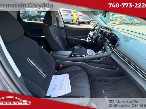 Used 2024 Hyundai Elantra SEL w/ Convenience Package FWD image 20