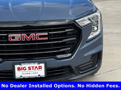 Used 2024 GMC Terrain SLE w/ Driver Convenience Package FWD image 5