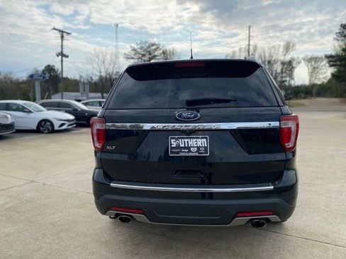Used 2018 Ford Explorer XLT w/ Equipment Group 202A image 7