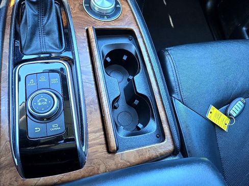 Used 2023 Nissan Armada SL image 23