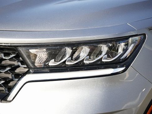 Used 2023 Kia Sorento EX image 13