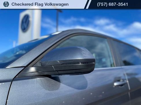 Used 2024 Volkswagen Atlas Cross Sport SE image 3