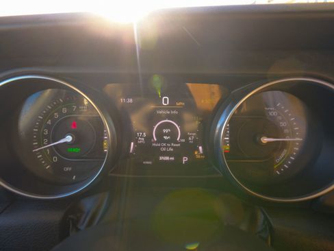 Used 2023 Jeep Wrangler Unlimited Sahara w/ Cold Weather Group image 37