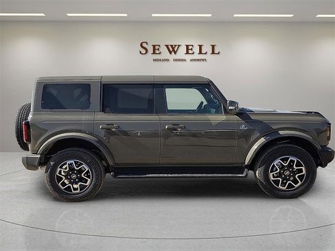 New 2025 Ford Bronco Outer Banks image 5