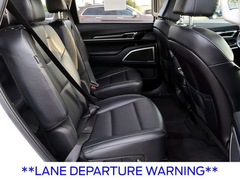 Used 2025 Kia Telluride S AWD/4WD image 29
