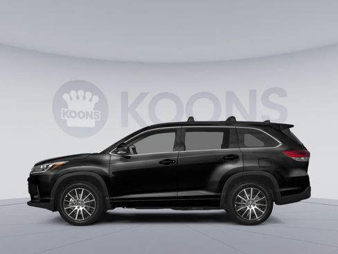 Used 2018 Toyota Highlander SE w/ Carpet Mat Package (TMS) AWD/4WD image 4