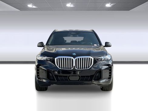 Used 2026 BMW X5 xDrive50e w/ M Sport Package image 6
