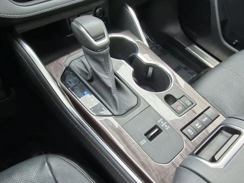 Used 2021 Toyota Highlander Platinum image 15
