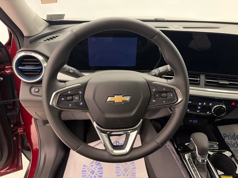 Used 2024 Chevrolet Trax LT w/ Sunroof Package FWD image 19