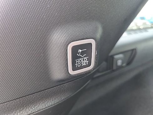 Used 2025 Jeep Grand Cherokee Summit AWD/4WD image 98